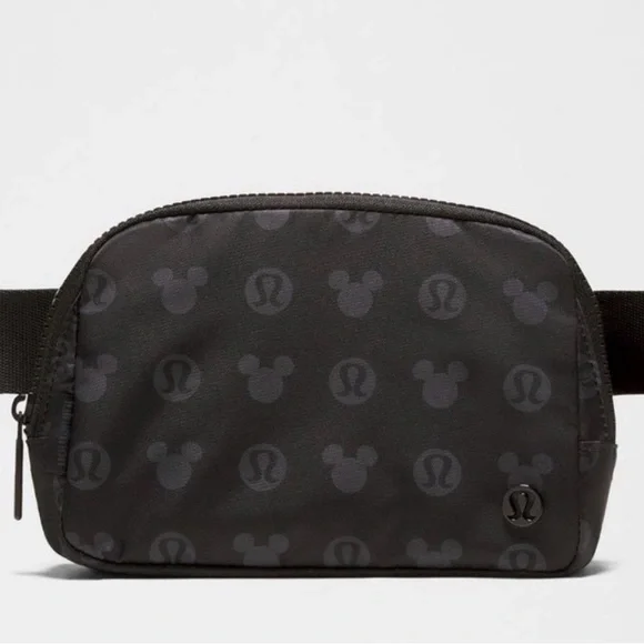 lululemon athletica Disney NWT Belt Bag black and grey - Picture 1 of 6